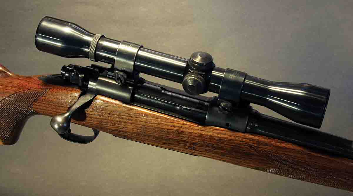 The steel-tube El Paso K4 scope in old Weaver rings looks just right on the Winchester Model 70 Featherweight.
